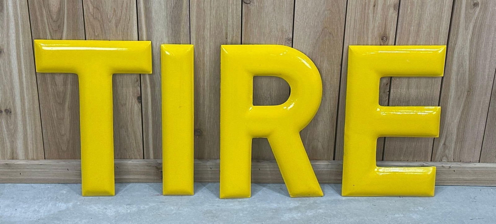 Tire Porcelain Letters (1 of 3)