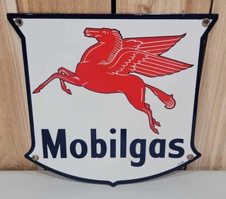 Mobilgas w/Pegasus Porcelain Pump Sign (TAC)