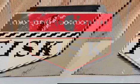 Fisk "Time to Re-Tire" w/Logo Metal Tire Stands (TAC)