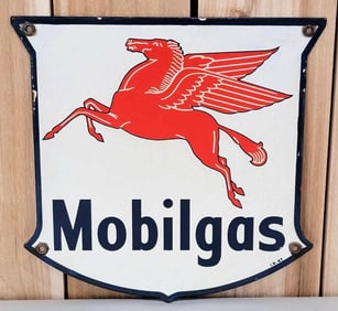 Mobilgas w/Pegasus Porcelain Pump Sign (TAC)