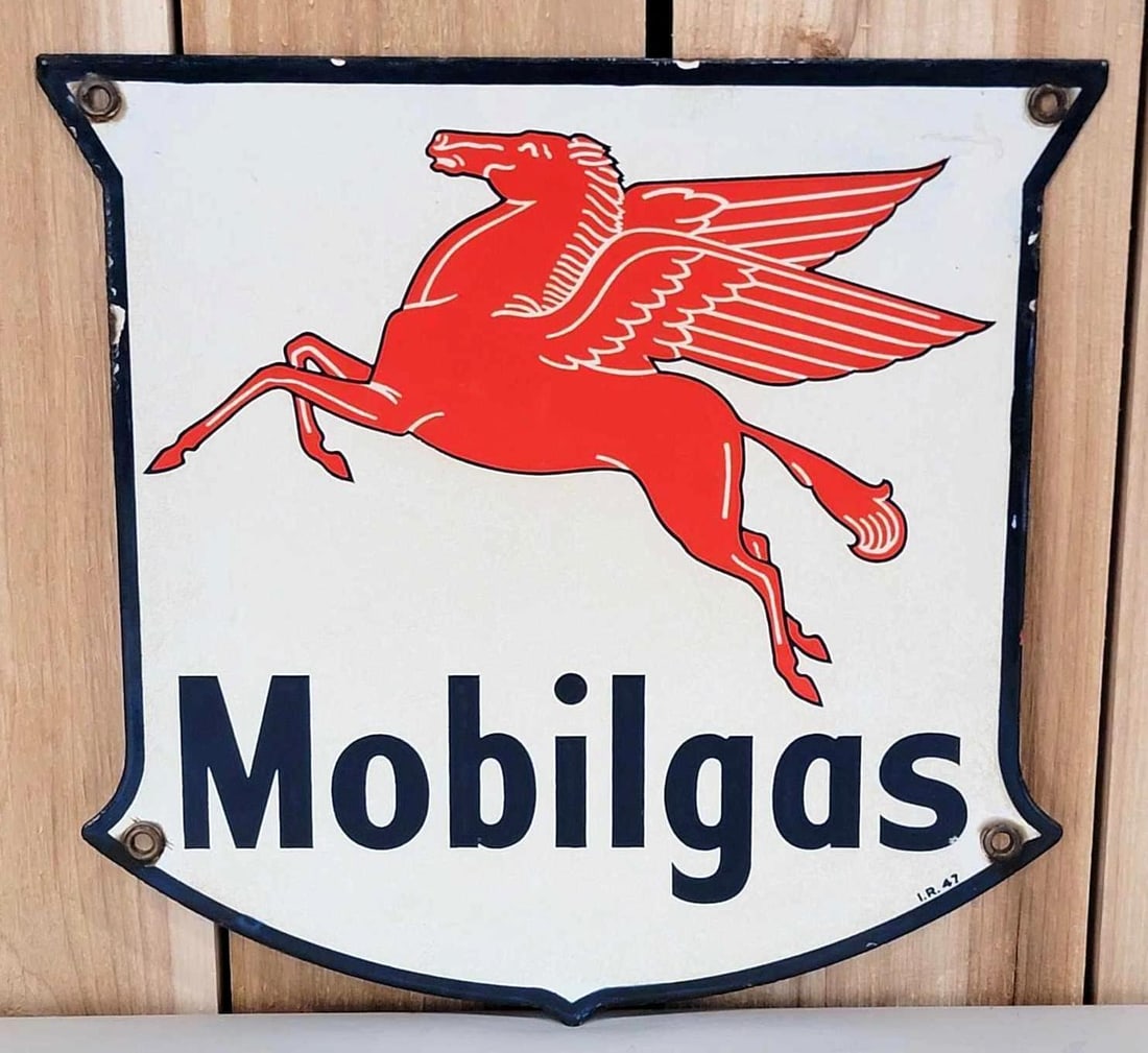 Mobilgas w/Pegasus Porcelain Pump Sign (TAC) (1 of 5)