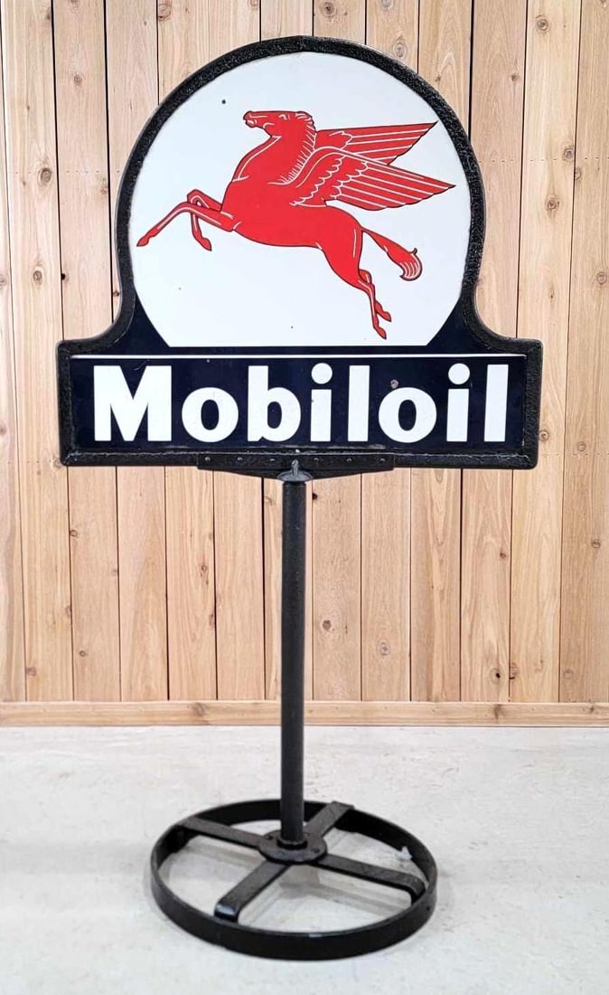 Mobiloil w/Pegasus Porcelain Key-Hole Curb Sign (TAC) (1 of 7)