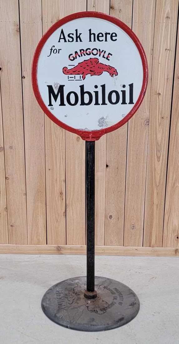 Ask here for Gargoyle Mobiloil Porcelain Curb Sign (TAC) (1 of 8)