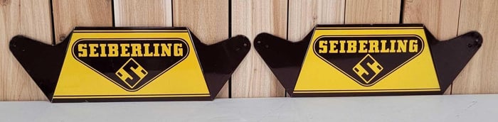 2-Seiberling (tires) Metal Tire Stands (unfolded)