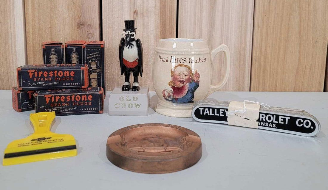 Box Lot of Advertising Items (1 of 2)