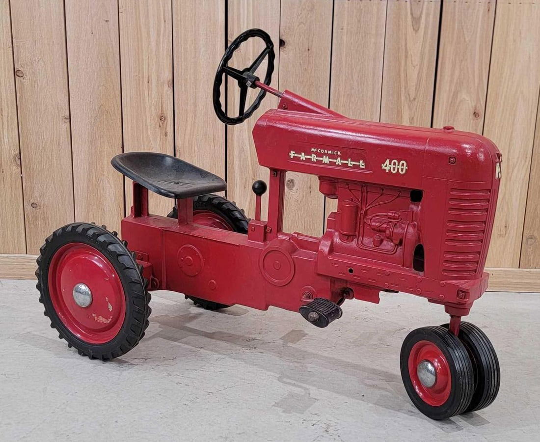 ESKA IH 400 Pedal Tractor  Restored (1 of 2)
