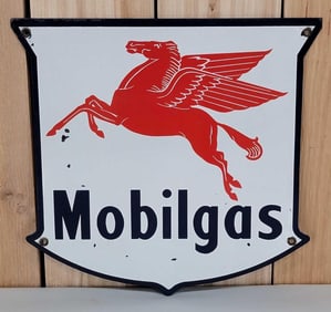 Mobilgas w/Pegasus Porcelain Pump Sign (TAC)