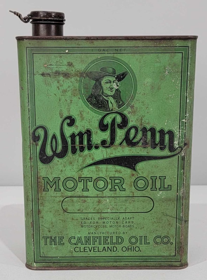 Wm. Penn Motor Oil w/Logo One-Gallon Flat Metal Can: rated 6.5. The one gallon flat metal can has soiling and wear. Can is full. Rarity 8.