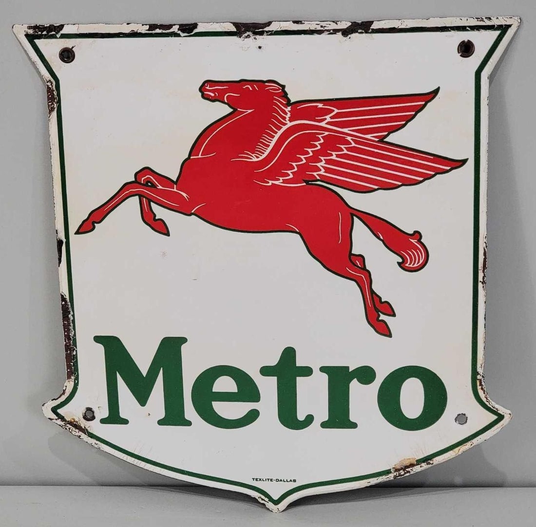 Metro (Mobil) w/Pegasus Porcelain Pump Sign (TAC) (1 of 5)