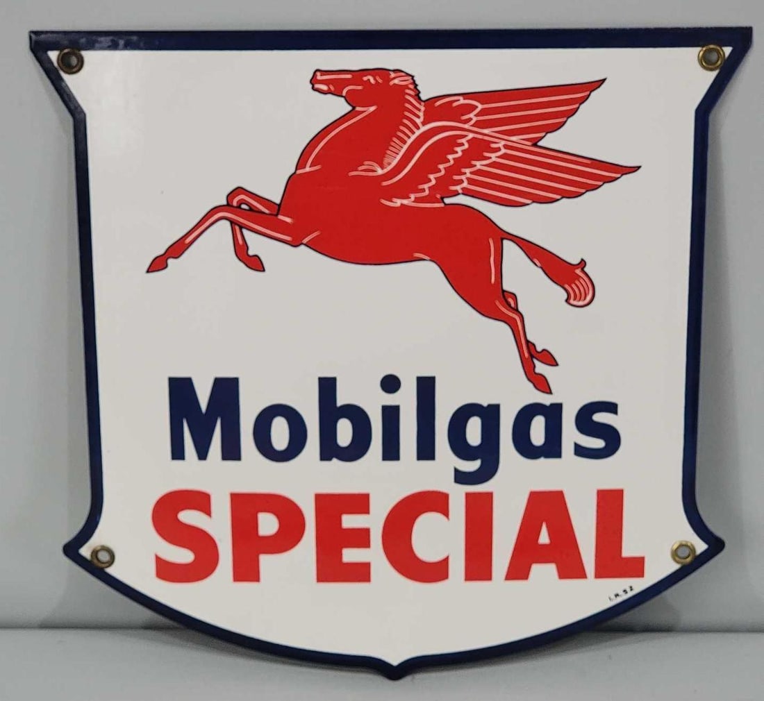 Mobilgas Special w/Pegasus Porcelain Pump Sign (TAC) (1 of 4)