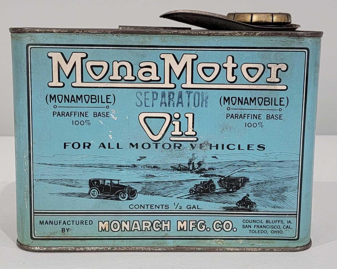 Mona Motor Oil w/Vehicles Half-Gallon Flat Metal Can (1 of 5)