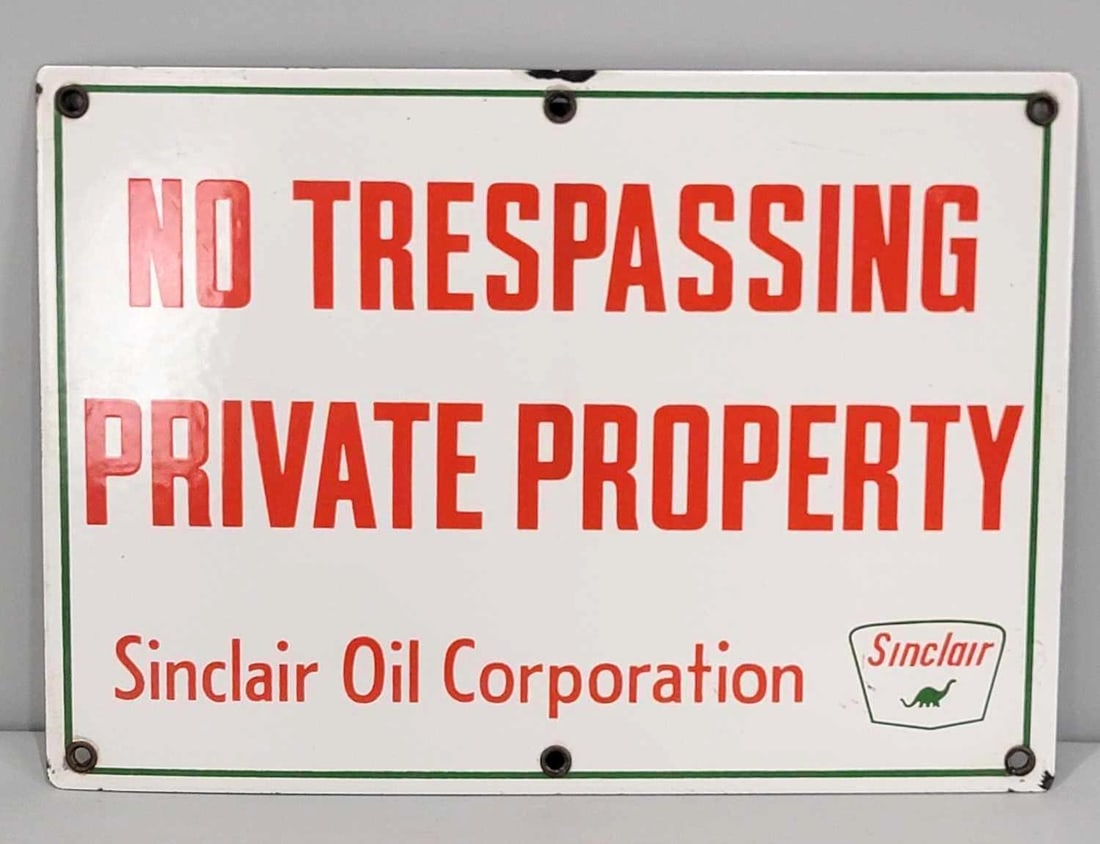 Sinclair w/Dino No Trespassing Porcelain Sign (TAC) (1 of 5)