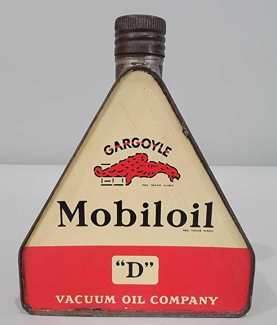 Mobiloil "D" Gargoyle (motorcycle) Motor Oil One-Quart Metal Can (TAC) (1 of 5)
