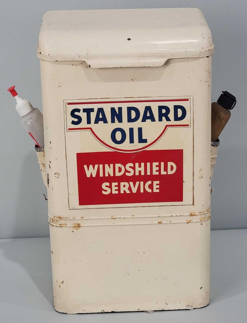 Windshield Service Metal Box for Gas Station Island: rated 8, 20"x13"x6", the metal windshield service box is in good condition, has some wear and soiling, has a Standard of Kentucky decal.