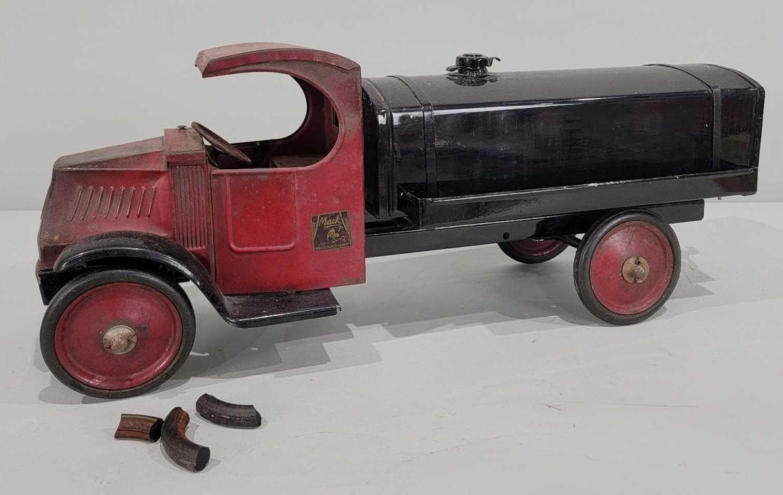 Mack C-Cab Press Steel Tanker Truck (1 of 5)