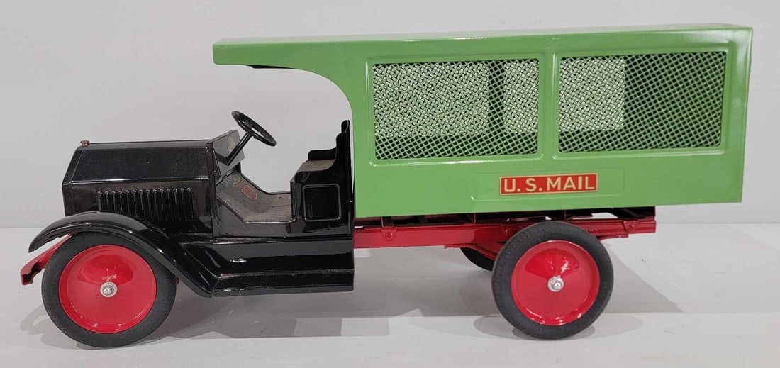 Sturditoy U.S. Mail Press Steel Truck (restored) (1 of 3)