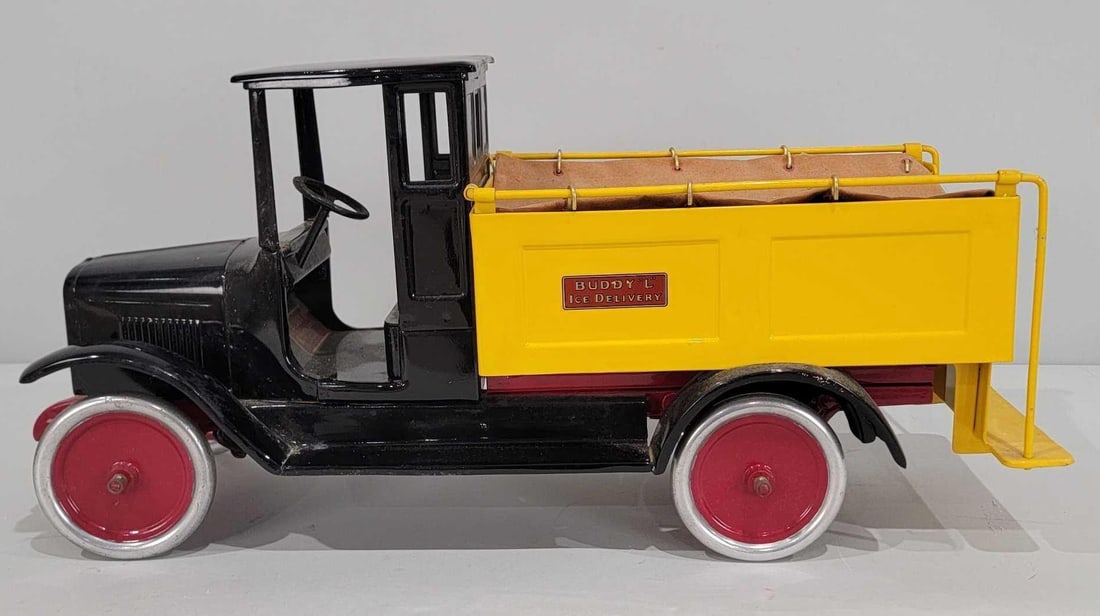 Buddy "L" Ice Truck Press Steel (restored): 26.5"L., the press steel truck has been professionally restored.