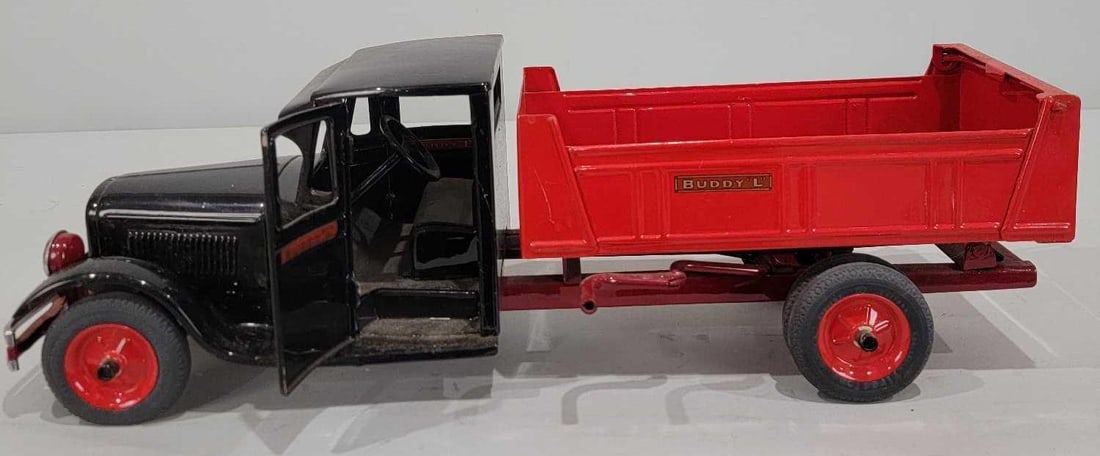 Buddy "L" Mechanical Dump Truck (restored) (1 of 6)