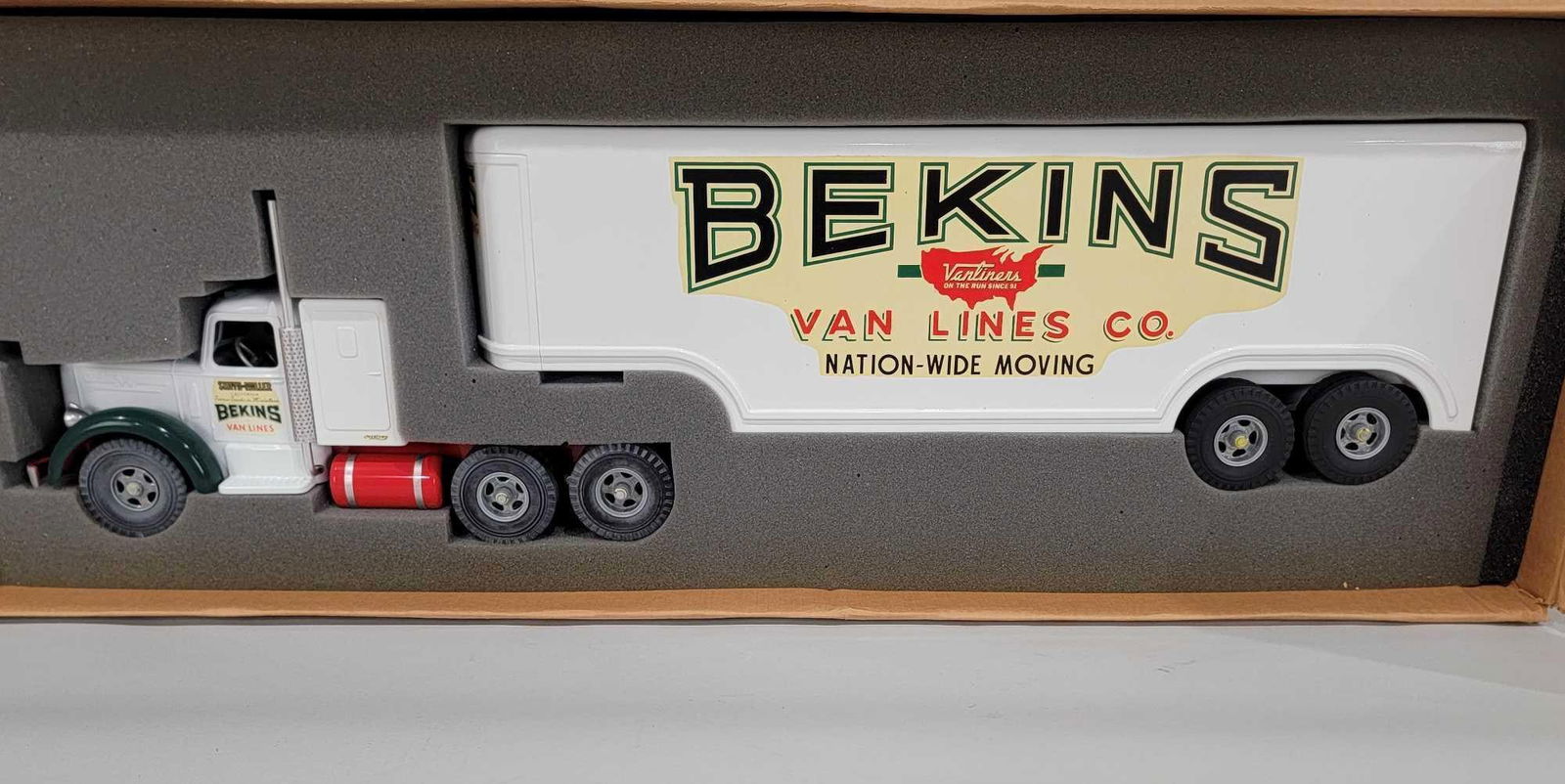 Fred Thompson Smith-Miller "L" Mack Bekins Van Lines Semi & Van Trailer NIB (1 of 3)