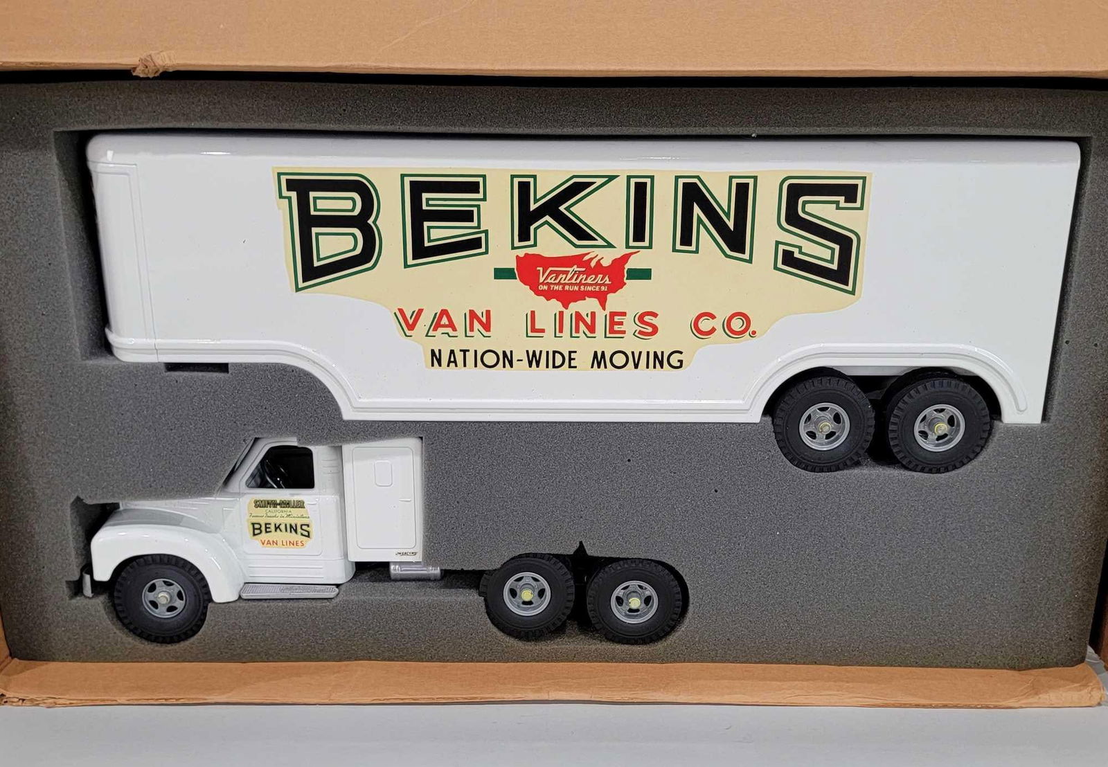 Fred Thompson Smith-Miller "B" Mack Bekins Van Lines Semi & Van Trailer NIB (1 of 3)