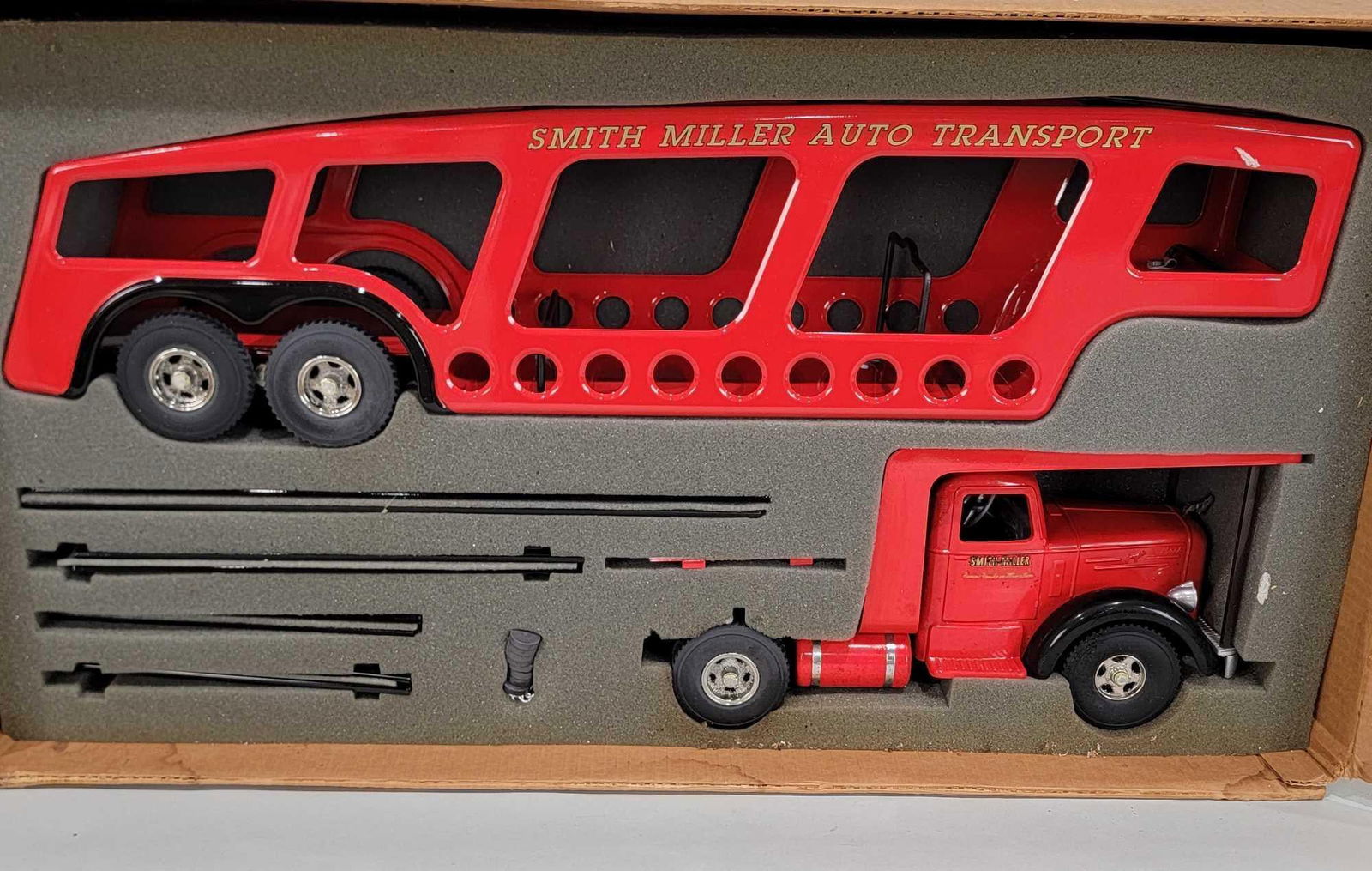 Fred Thompson Smith-Miller Auto Transport "B" Mack NIB (1 of 3)