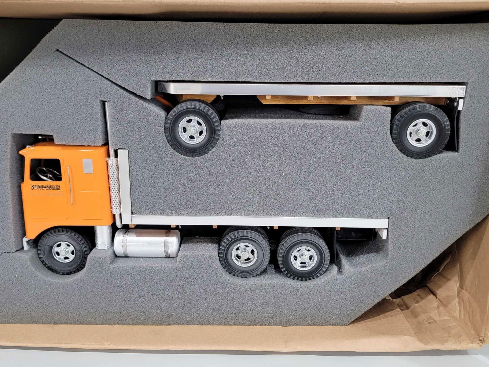 Fred Thompson Smith-Miller Kenworth Cab-Over Flat Bed with Pup Trailer NIB (1 of 2)