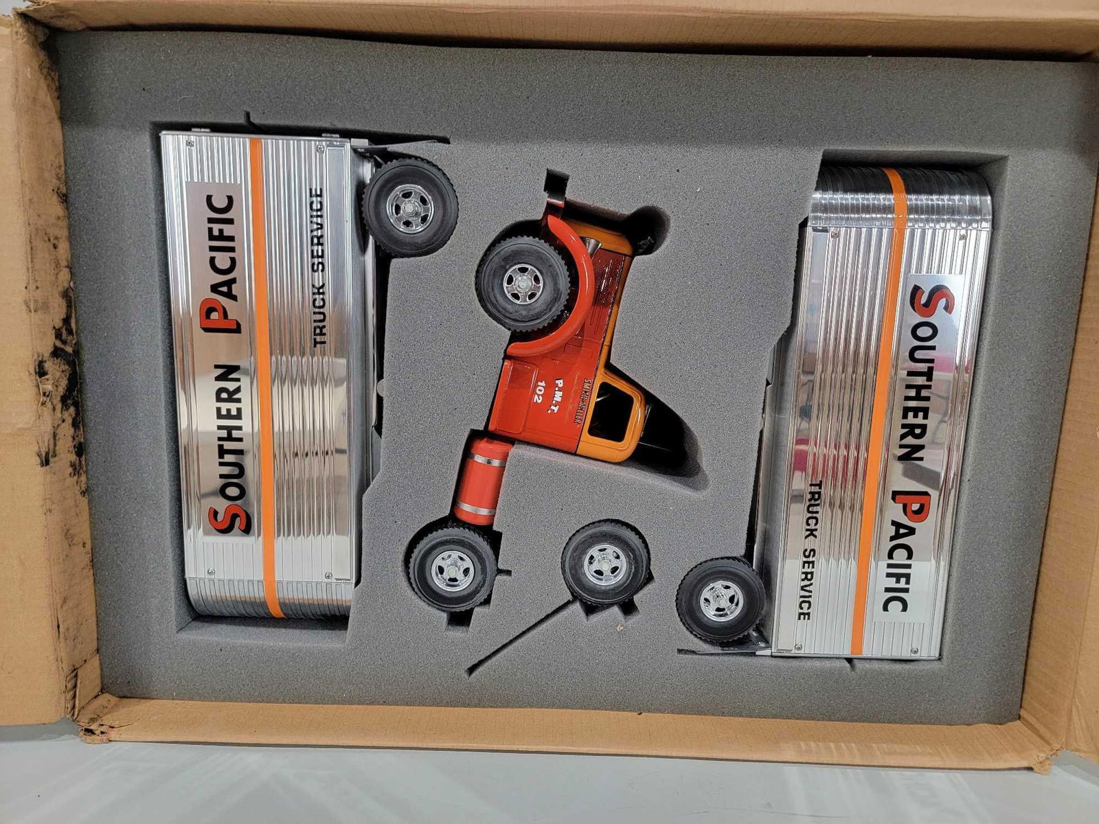 Fred Thompson Smith-Miller "L" Mack Semi with 2-Southern Pacific Van Trailers NIB (1 of 2)