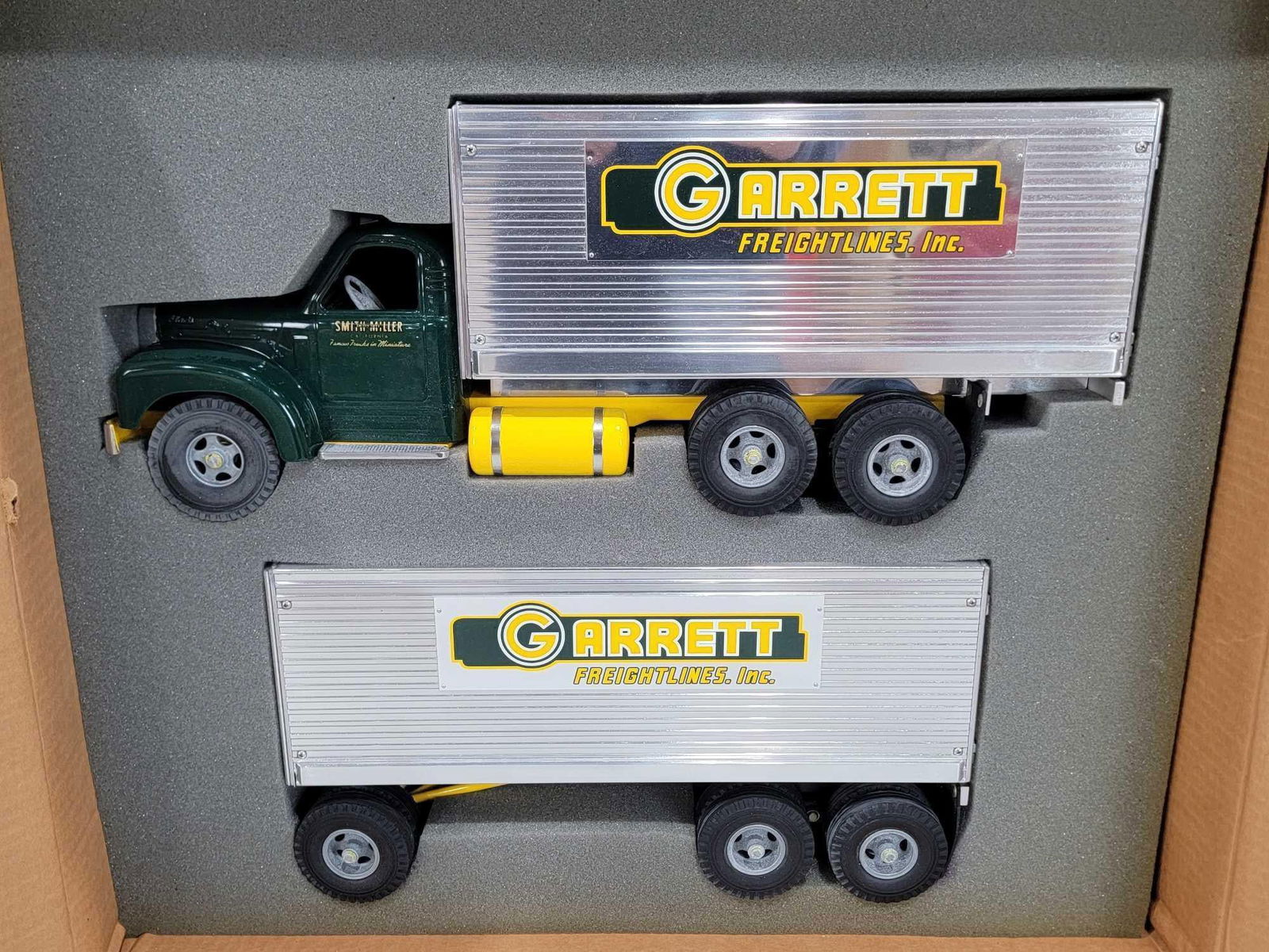Fred Thompson Smith-Miller "B" Mack Garrett Van Truck & Pup Trailer NIB (1 of 3)