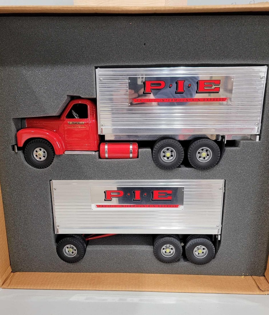 Fred Thompson Smith-Miller "B" Mack P-I-E Van Truck & Pup Trailer NIB (1 of 3)