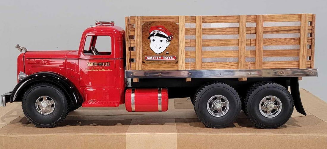 Fred Thompson Smith-Miller "L" Mack Stack Truck NIB (1 of 3)