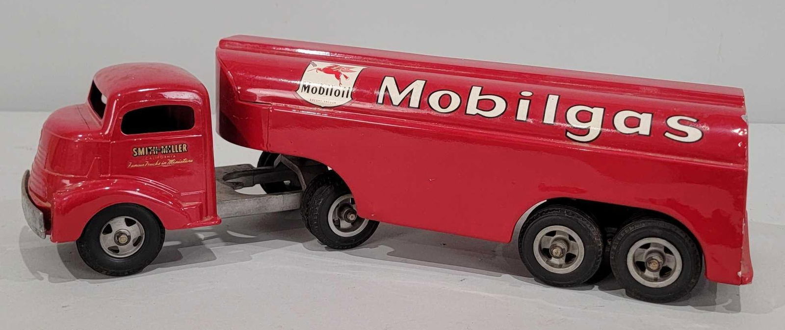 Smith-Miller GMC Semi & Tanker (restored) (1 of 4)