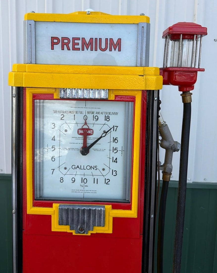 1936 Bennett Clock Face Gas Pump (restored) - 10