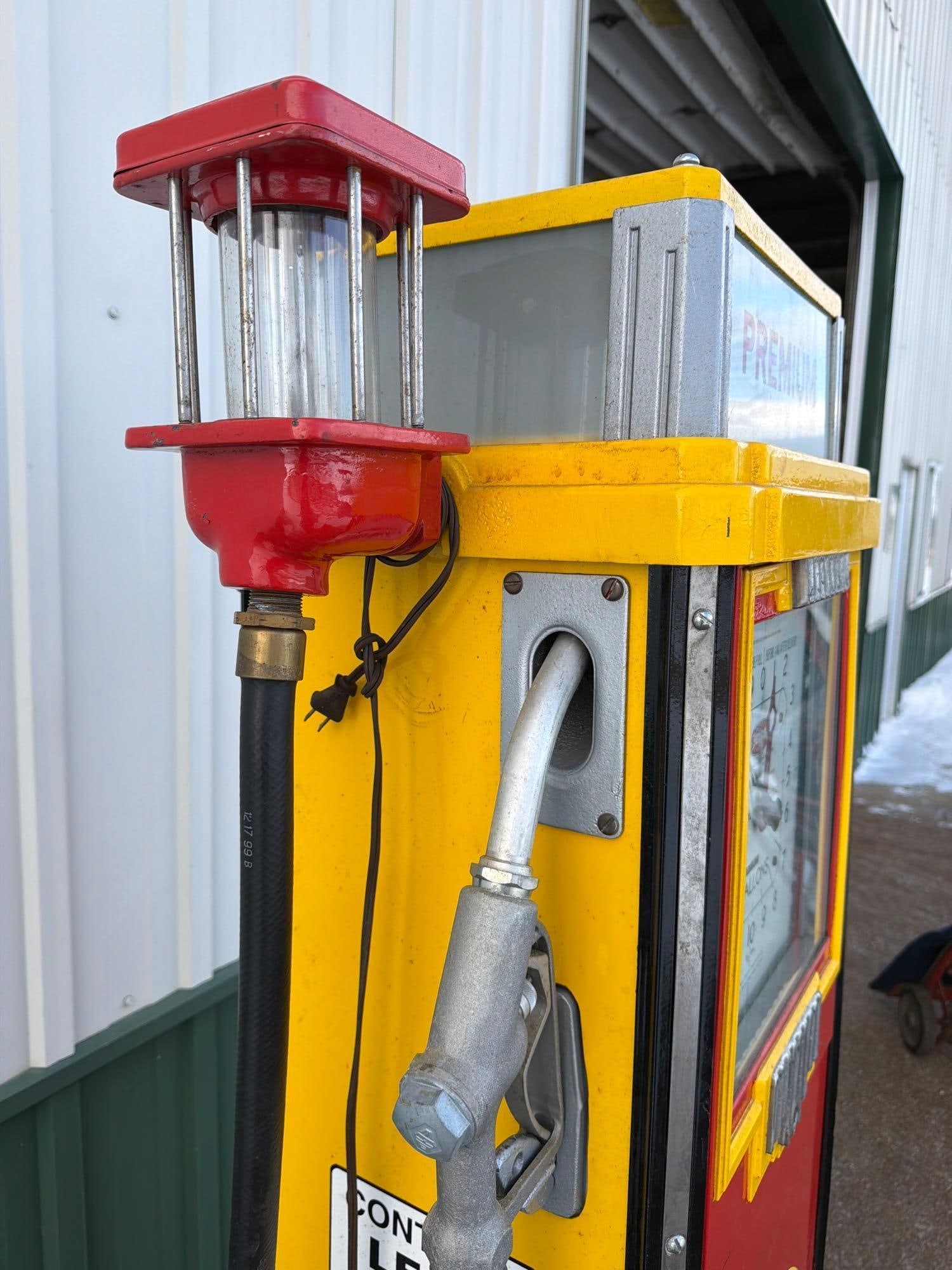 1936 Bennett Clock Face Gas Pump (restored) - 6