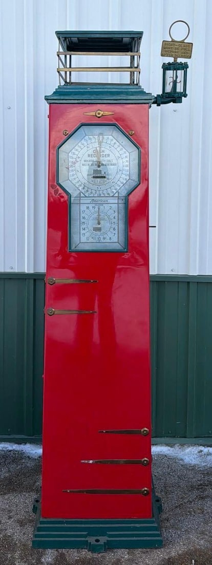 1934 American Model #288 Cash Recorder Clock Face Gas Pump (restored): 86"T., the pump has been professionally restored, comes with spinner gauge. Pump is present. This Item must be picked up in Wisconsin