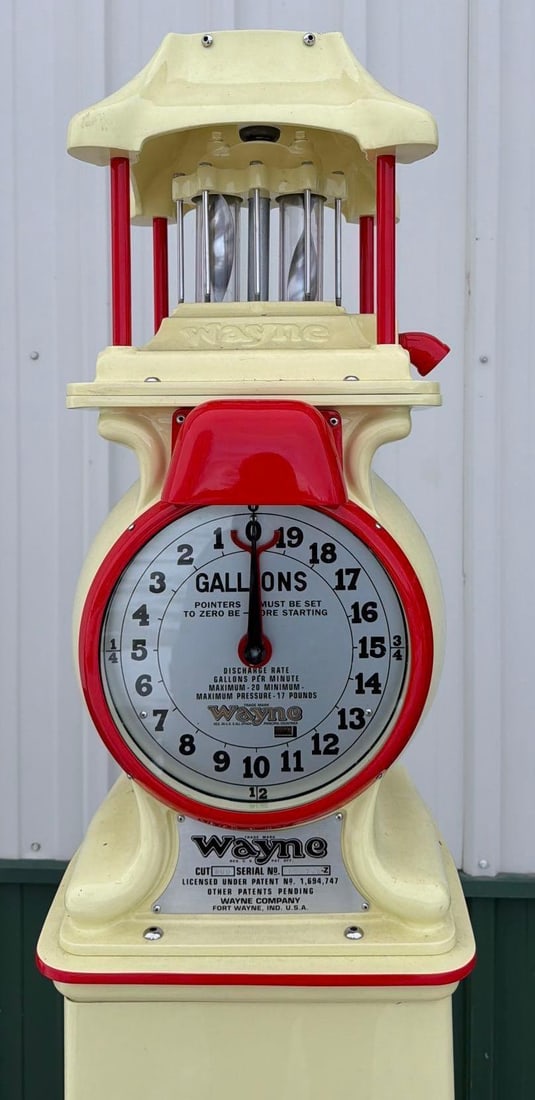 Wayne Model #800 Clock Face Gas Pump (restored) - 3