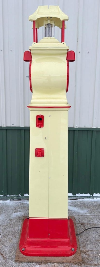 Wayne Model #800 Clock Face Gas Pump (restored) - 5