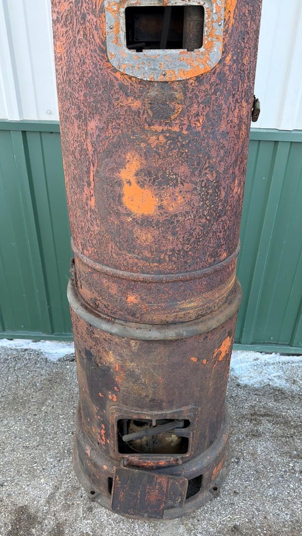 Dayton Model #100 Clock Face Gas Pump - 10