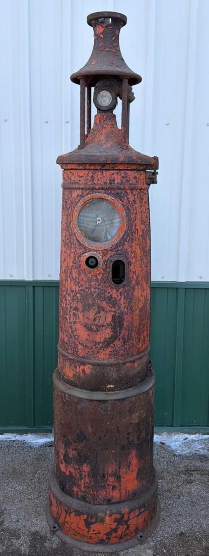 Dayton Model #100 Clock Face Gas Pump: 89"T., in good as found original condition, has old orange paint, rust and dings, clock face is mostly gone, spinner gauge at top point. Missing access panels. This Item must be picked up in Wisco