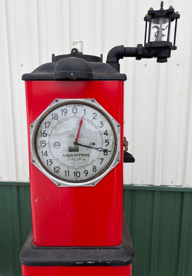 1931 Aqua Model #E-455 Clock Face Gas Pump (restored) - 10