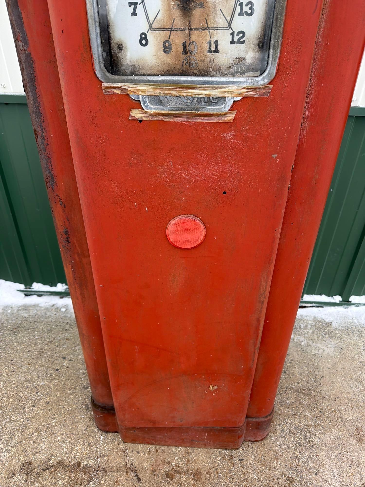 Wayne Model #876 Clock Face Gas Pump - 9