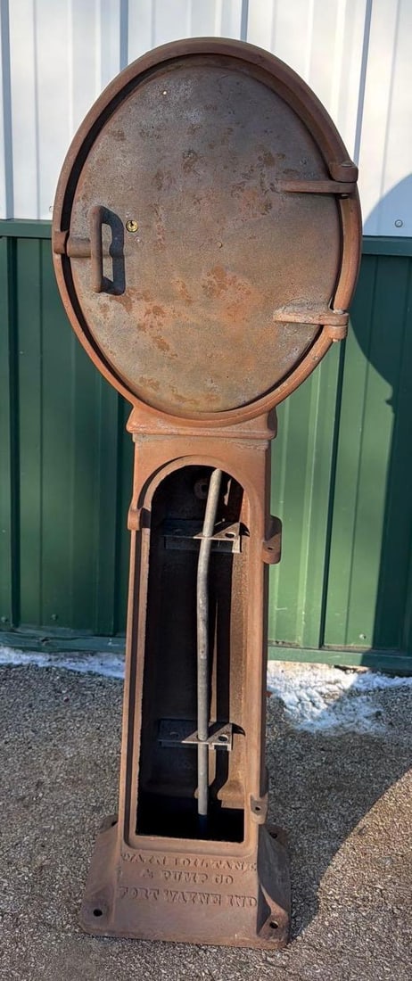 Rare Wayne Model #11 Air Meter Cast Iron (1 of 6)