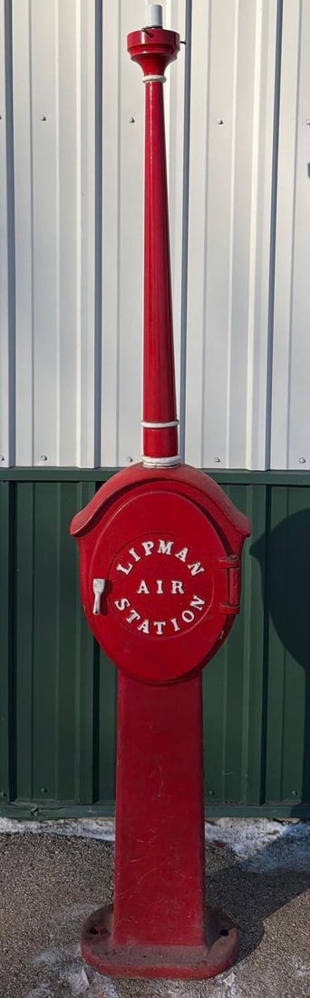 1916 Lipman Model #103 Cast Iron Air Meter Cabinet w/Light Pole: 80"T., the air meter has been repaired, has hose bracket inside, see photos, appears to have no broken parts. This Item must be picked up in Wisconsin