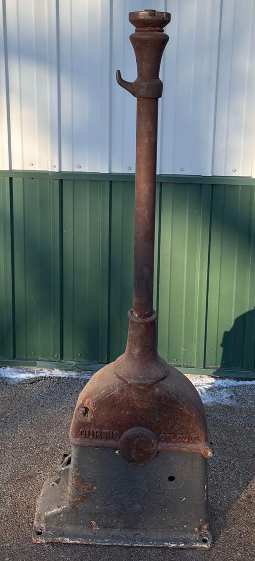 1927 Curtis Column Type Air Reel Stand: 63"T., in original as found condition. This Item must be picked up in Wisconsin