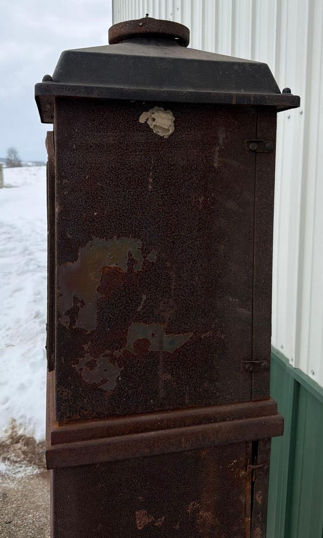 Pennsylvania Clock Face Gas Pump - 5