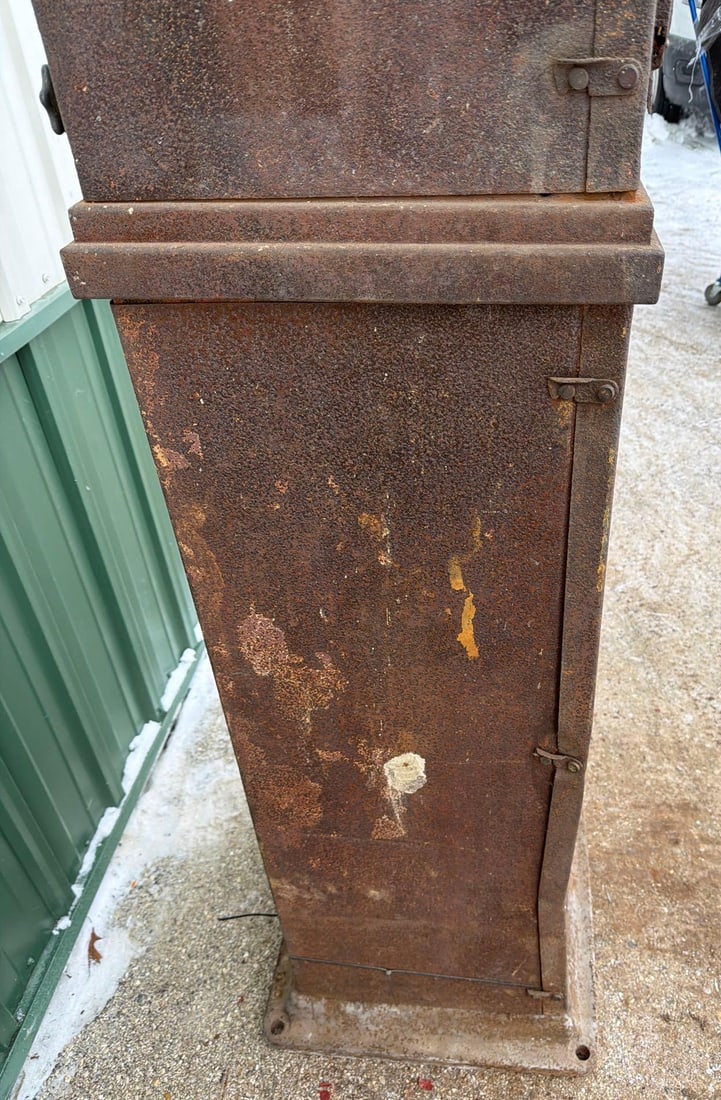 Pennsylvania Clock Face Gas Pump - 7