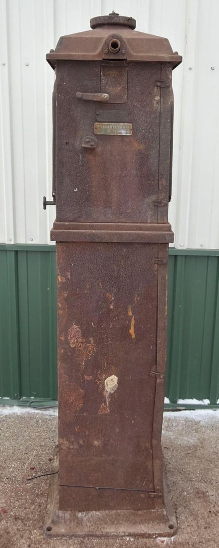 Pennsylvania Clock Face Gas Pump - 9