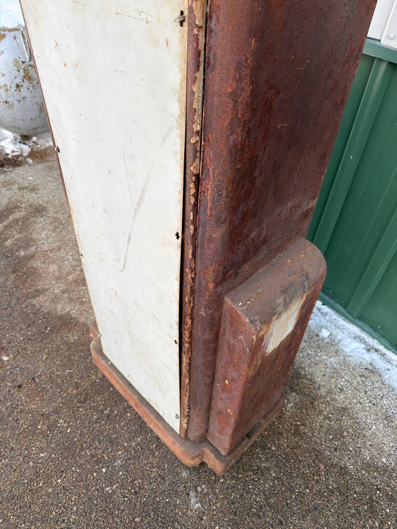 Wayne Model #60 Computing Gas Pump - 11