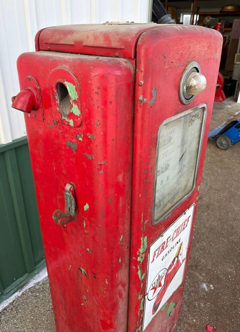 Computing Gas Pump - 4