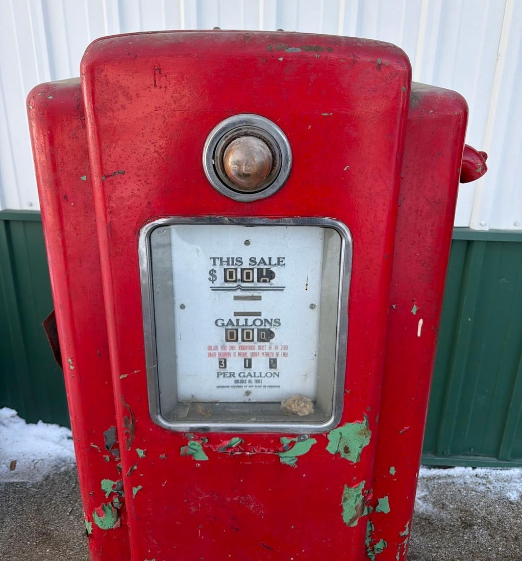 Computing Gas Pump - 7