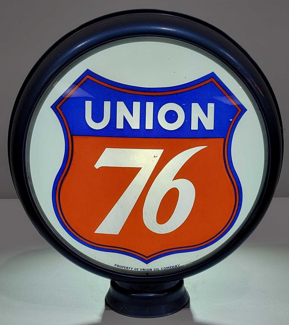 Union 76 w/Logo 15" Single Globe Lens (TAC): rated 8.75, 15"D., the single lens has very good color in the field, has mottling in the left-hand field, mounted in a new metal globe body. TAC #025692